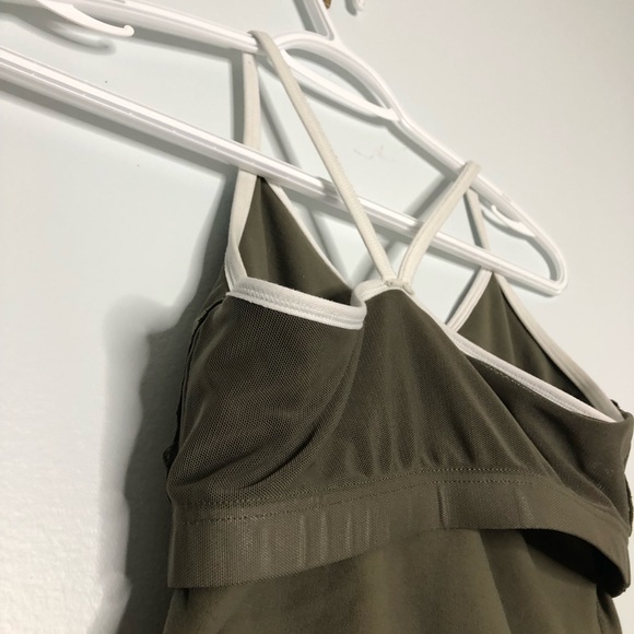 Green lulu top - Picture 6 of 10